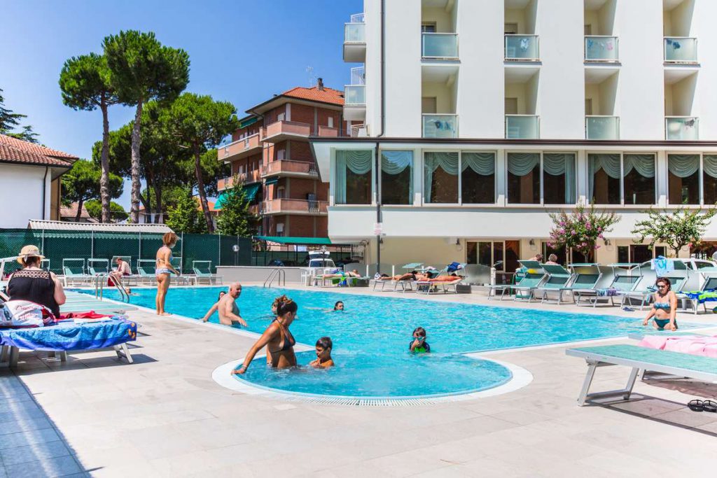 Hotel Thomas Pinarella di cervia piscina all inclusive